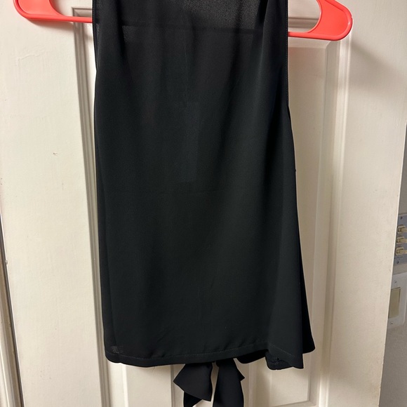 Sheer tank with front tie - Picture 2 of 2